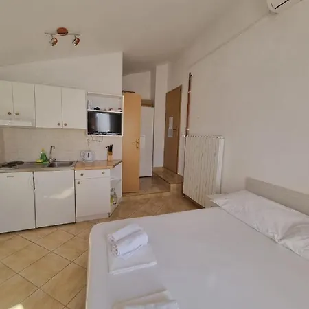 Apartmani Toni Poce 2 Primosten Exterior photo