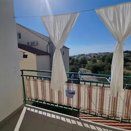 Apartmani Toni Poce 2 Primosten Exterior photo