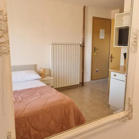 Apartmani Toni Poce 2 Primosten Exterior photo