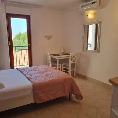 Apartmani Toni Poce 2 Primosten Exterior photo